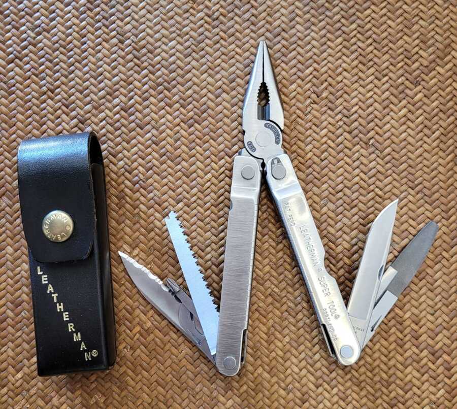 Leatherman Super Tool Deri Kılıflı Teşhir Ürünü