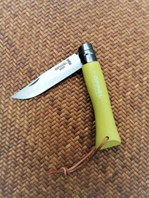 Opinel Inox Trekking Çakı Deri Kordonlu No:7 Fıstık Yeşili