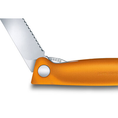 Victorinox 6.7836.F9B SwissClassic 11cm Katlanabilir Domates Bıçağı Turuncu